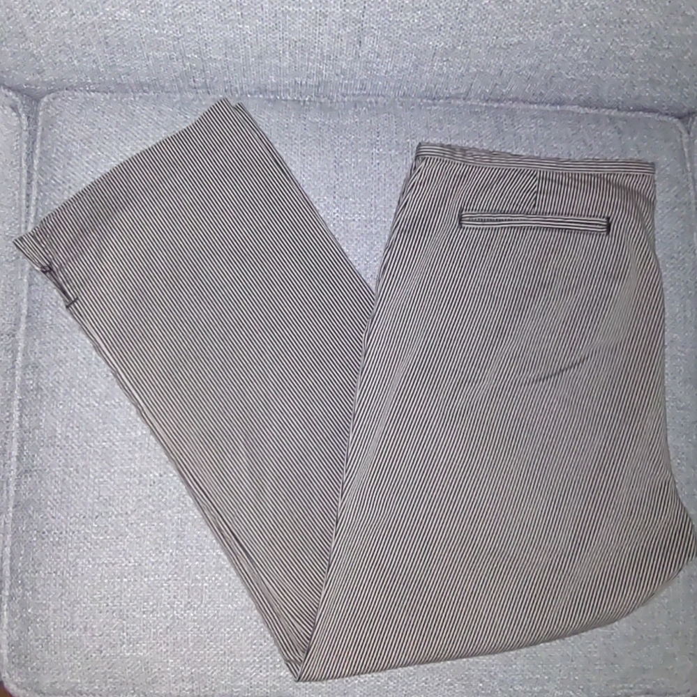 Final Firm price!*Striped crop pants(10)